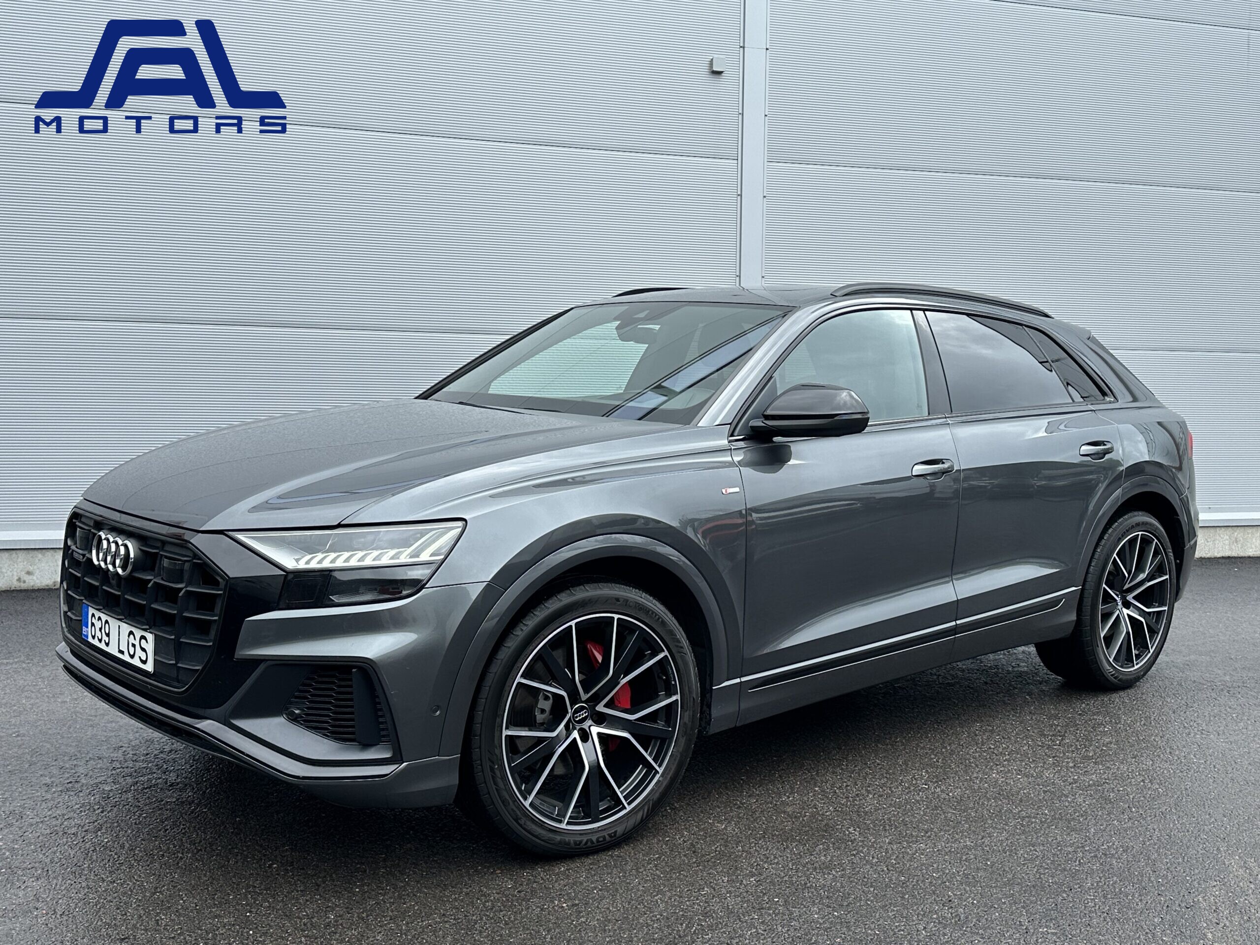 Audi Q8 S-Line Black-Optic